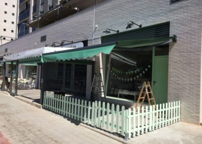 Toldo terraza para Míster Galleta Café en San Juan Playa