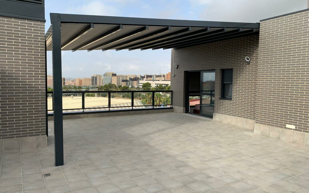 Pérgola Tenxo de tubos en Pau2 de Alicante