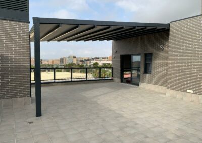 Pérgola Tenxo de tubos en Pau2 de Alicante