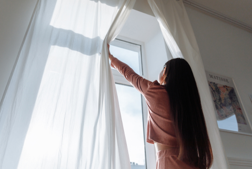 El impacto del color y la textura en la decoración del hogar: telas para cortinas y estores