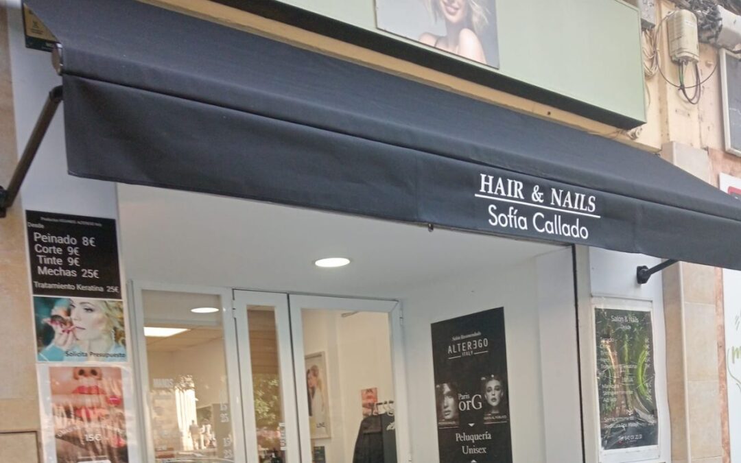 Instalación de toldo y banderola para «Hair and Nails» de Sofía Collado en Benalúa (Alicante)